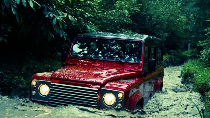 Land Rover Defender In The Mud Wallpaper - Land Rover Defender In Mud -  1600x1200 Wallpaper 