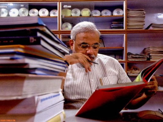 Narendra Modi Reading Books - 1024x768 Wallpaper - teahub.io