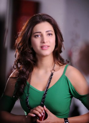 Shruti Hassan Hd Wallpapers Santabanta - 768x1020 Wallpaper - teahub.io