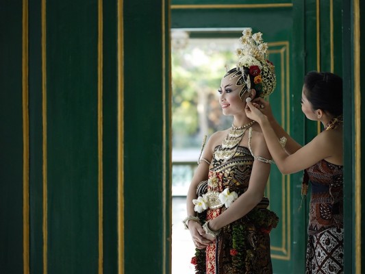 Javanese Weddings Like Royals At Royal Ambarrukmo Hotel Wedding Venue Outdoor Jogja 1024x768 Wallpaper Teahub Io