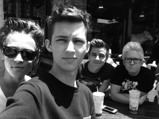 Connor Franta, Cuties, Friends - Joe Sugg And Troye Sivan - 1024x768