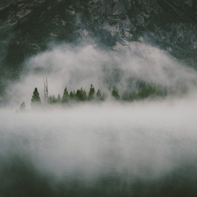 Wallpaper Forest, Mountains, Lake, Fog, Sun Rays - Обои На Рабочий Стол