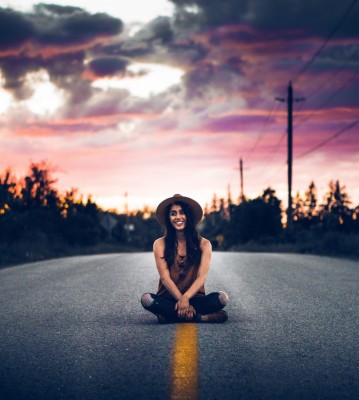 Wallpaper Alone But Happy Girl Djiwallpaperco - Sitting In The Middle Of  The Road - 1280x1426 Wallpaper 