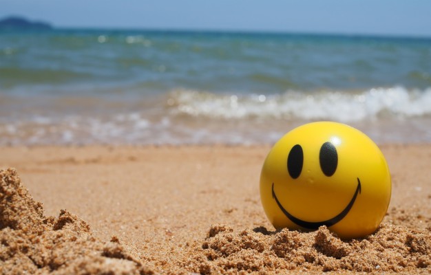 Photo Wallpaper Sand, Sea, Wave, Beach, Summer, Yellow, - Smiley ...