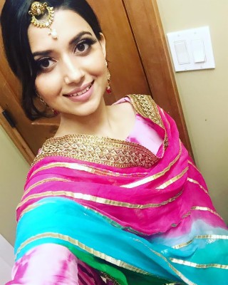 Hot Punjabi Female Singer - 768x960 Wallpaper - teahub.io