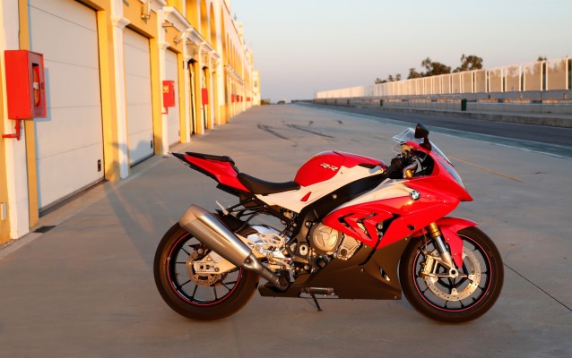 Ducati 959 Panigale Vs Bmw S1000rr  - HD Wallpaper