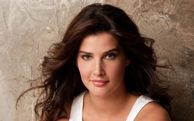 Bed Cobie Smulders - 2160x3840 Wallpaper - teahub.io