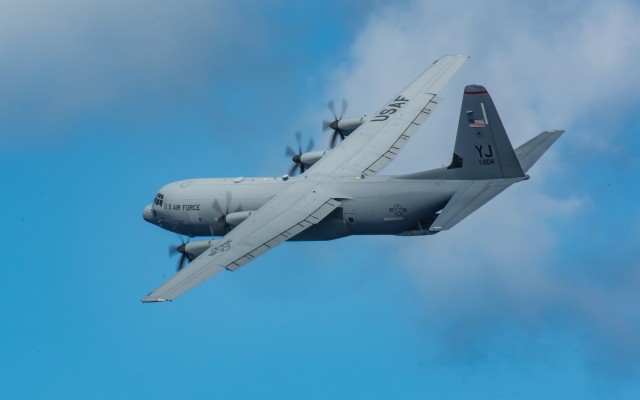 Lockheed Martin C 130j Super Hercules, C 130, American - Lockheed Martin C-130j Super Hercules  - HD Wallpaper