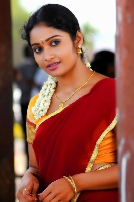 Tamil Homely Actress - 800x1200 Wallpaper - teahub.io