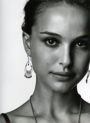 Natalie Portman Black And White Portrait - 2895x3913 Wallpaper - teahub.io