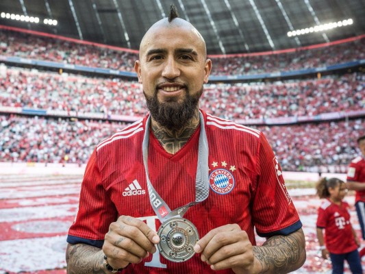 Leverkusen S Chilean Midfielder Arturo Vidal Celebrates - Arturo Vidal