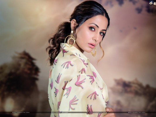 Hina Khan In Hacked - 1024x768 Wallpaper Hina Khan In Hacked - 1024x768 Wallpaper