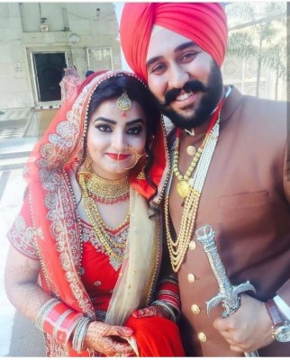 Cute Newly Married Couple - 1080x1340 Wallpaper - teahub.io