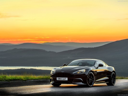 Aston Martin Desktop Wallpapers Hd X Wallpaper Teahub Io