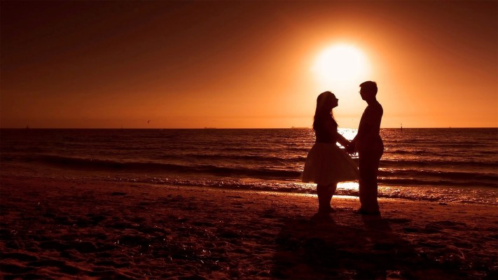 15 Pictures Of Love Couples At Sunset, Couple Sunset - World You May Be ...