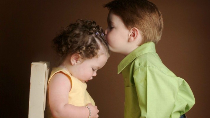Cute Baby Love Couple Wallpaper Cute Baby Couple In - Brother And Sister  Images Hd - 2560x1440 Wallpaper 