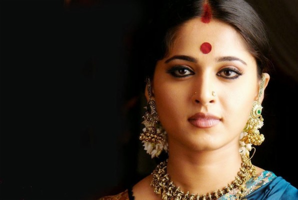 Anushka Shetty Wallpapers Free Download - Anushka Shetty Arundhati ...