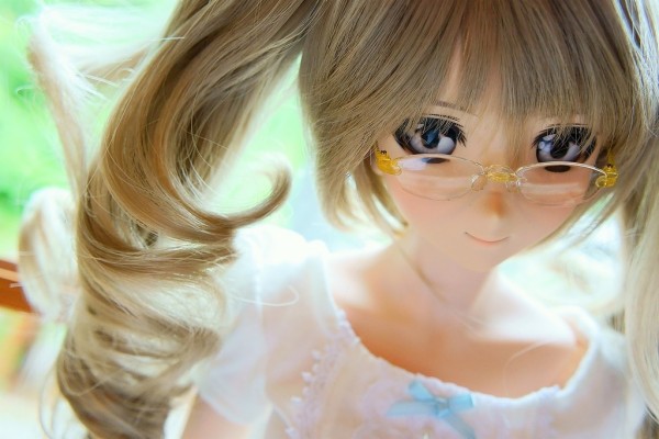 Lovely Stylish Doll Hd Desktop - Doll With Glasses Dp - 1024x682