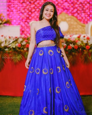 Neha Kakkar Dress Style - 1080x1350 Wallpaper - teahub.io