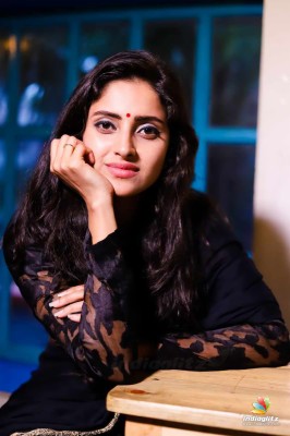 tamil heroine images download tamil heroine images download