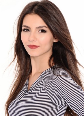 Victoria Justice Hd Photoshoot - 1166x1600 Wallpaper - teahub.io