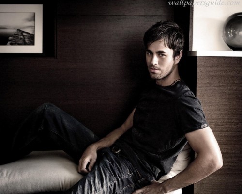 poze-enrique-iglesias-hd-608x1080-wallpaper-teahub-io