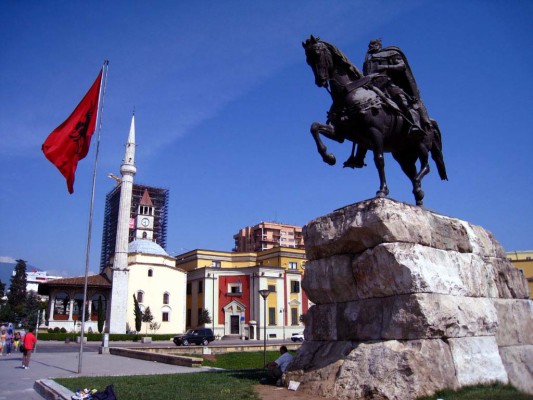 Skanderbeg Statue - 1024x768 Wallpaper - teahub.io