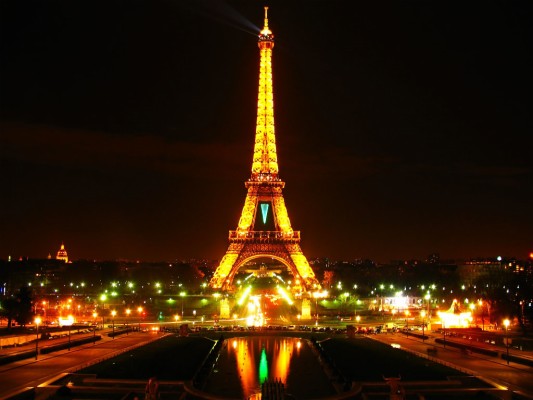 3d Eiffel Tower Android Wallpaper - Steeple - 682x1066 Wallpaper ...