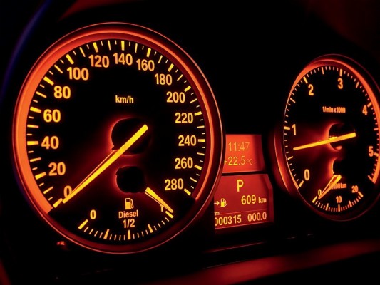 Velocímetro Wallpaper Hd Fondo De Pantalla - Bmw E90 Bmw Speedometer -  800x600 Wallpaper - teahub.io